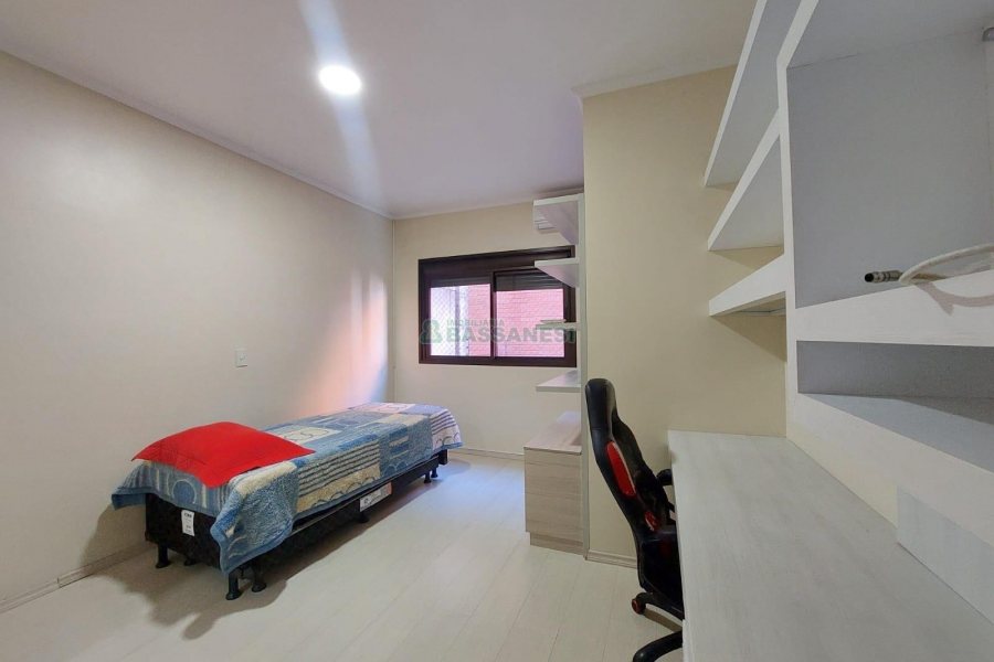 Apto Mobiliado com 112m², 3 dormitórios, 1 vaga, no bairro Sagrada Família em Caxias do Sul para Alugar