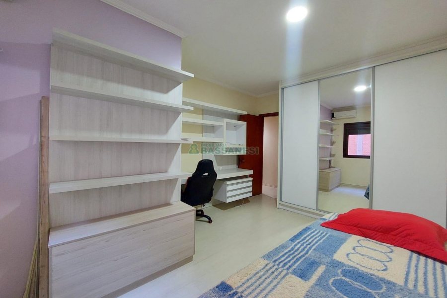 Apto Mobiliado com 112m², 3 dormitórios, 1 vaga, no bairro Sagrada Família em Caxias do Sul para Alugar