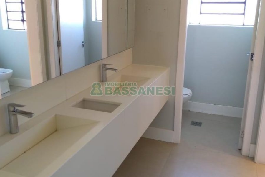 Casa Comercial com 300m², no bairro Bela Vista em Caxias do Sul para Alugar