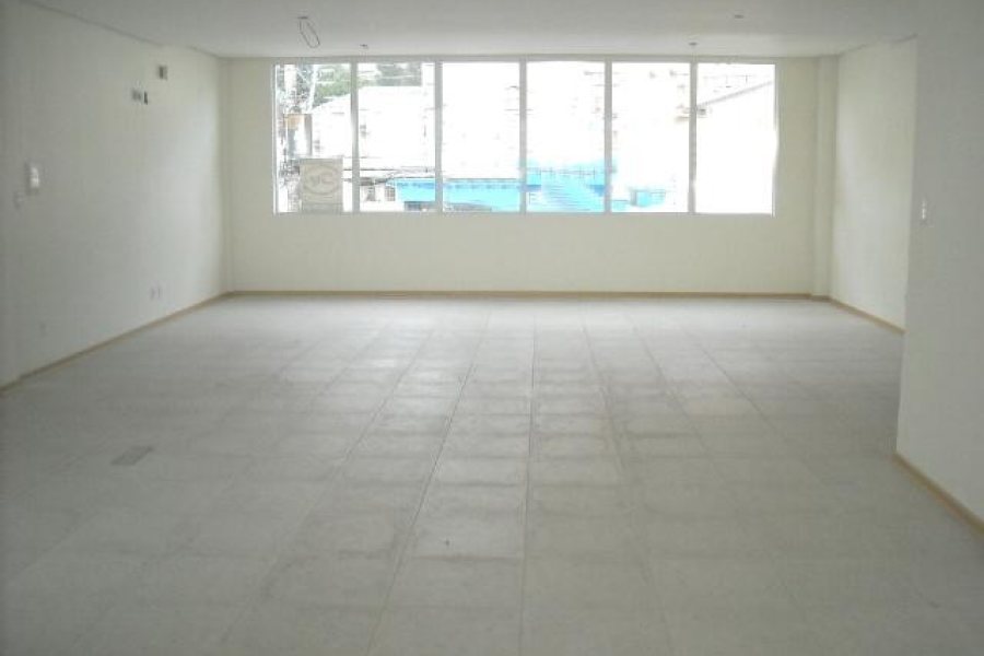 Loja com 300m², 1 vaga, no bairro Centro em Caxias do Sul para Alugar