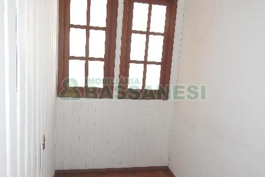 Sala com 140m², no bairro Centro em Caxias do Sul para Comprar