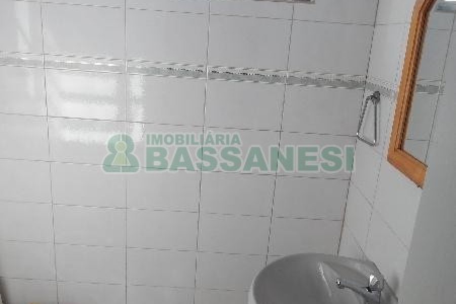 Sala com 140m², no bairro Centro em Caxias do Sul para Comprar