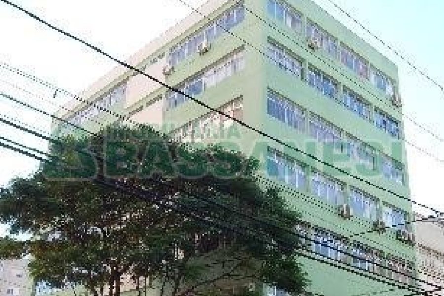 Sala com 140m², no bairro Centro em Caxias do Sul para Comprar