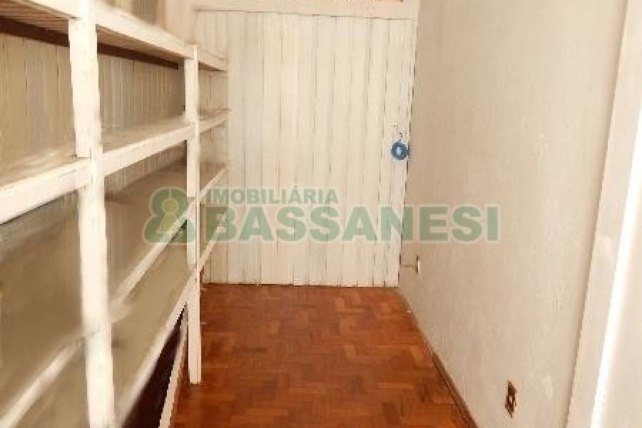 Sala com 140m², no bairro Centro em Caxias do Sul para Comprar