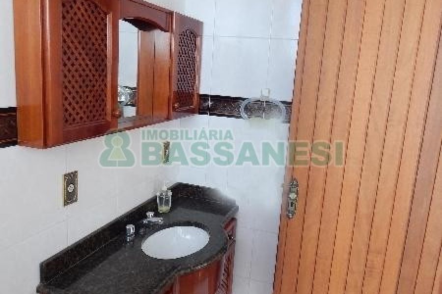 Sala com 140m², no bairro Centro em Caxias do Sul para Comprar