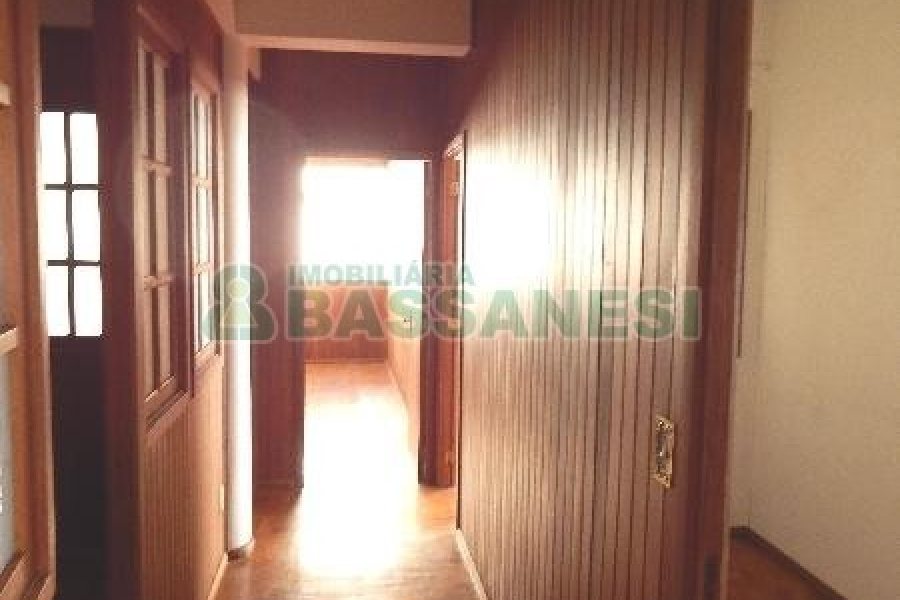 Sala com 140m², no bairro Centro em Caxias do Sul para Comprar