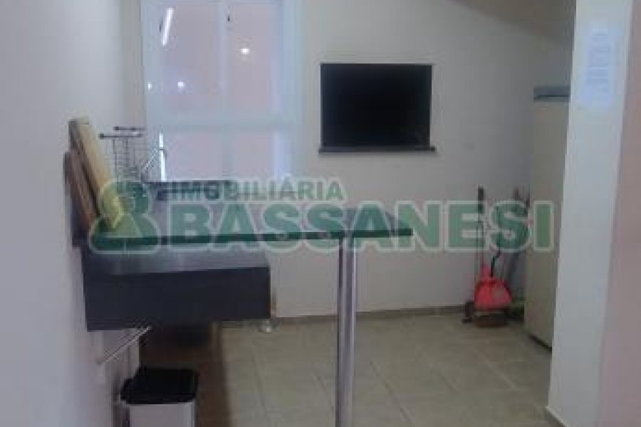 Apartamento com 63m², 2 dormitórios, 1 vaga, no bairro Madureira em Caxias do Sul para Comprar
