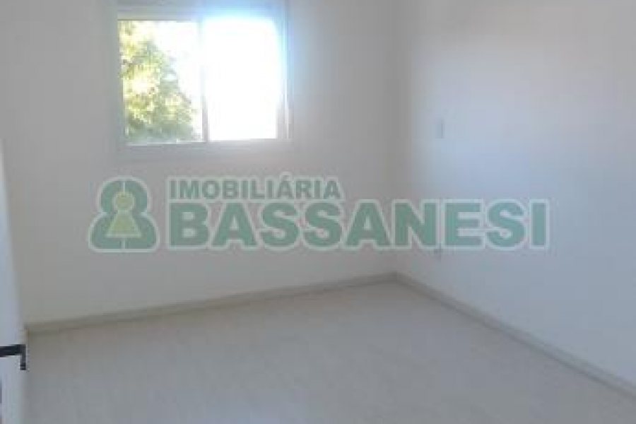 Apartamento com 63m², 2 dormitórios, 1 vaga, no bairro Madureira em Caxias do Sul para Comprar