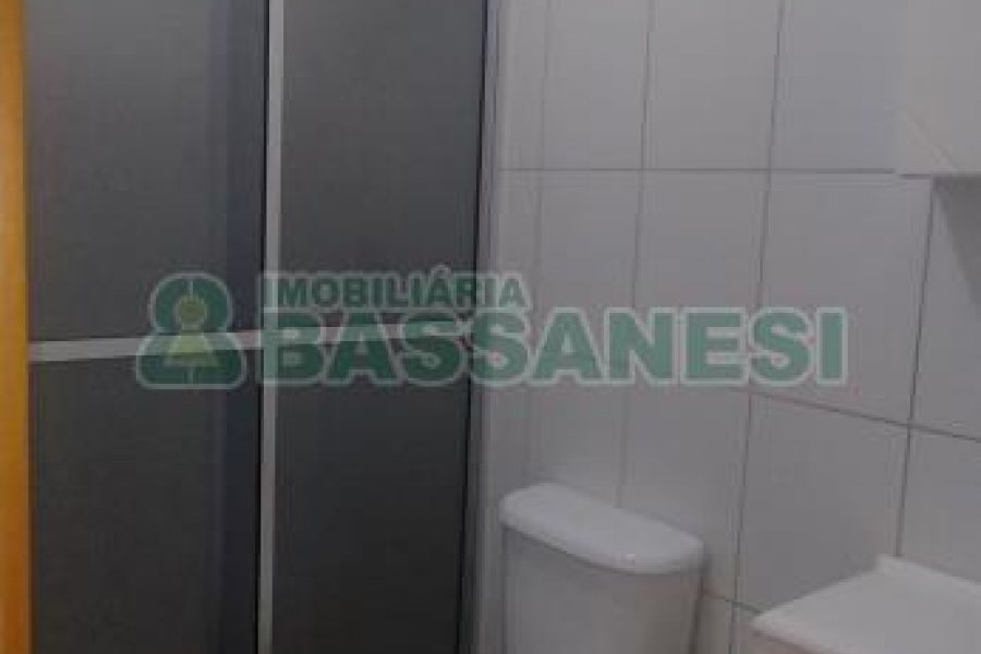 Apartamento com 63m², 2 dormitórios, 1 vaga, no bairro Madureira em Caxias do Sul para Comprar