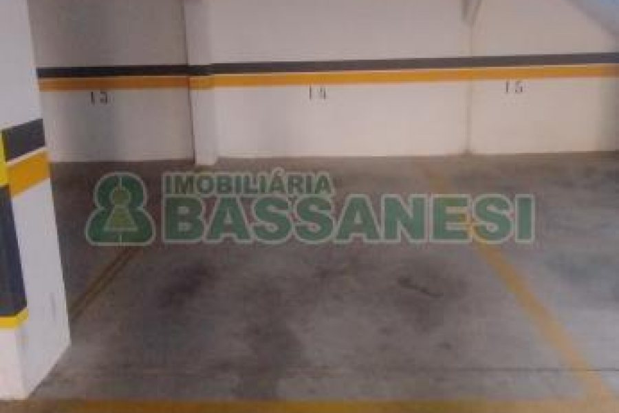 Apartamento com 63m², 2 dormitórios, 1 vaga, no bairro Madureira em Caxias do Sul para Comprar