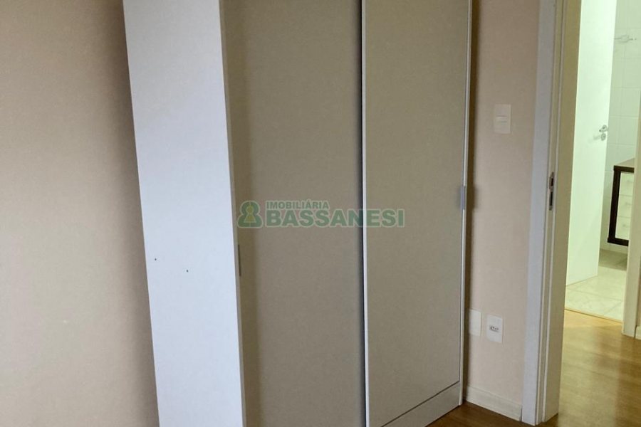 Apartamento com 83m², 2 dormitórios, 1 vaga, no bairro Villagio Iguatemi em Caxias do Sul para Comprar