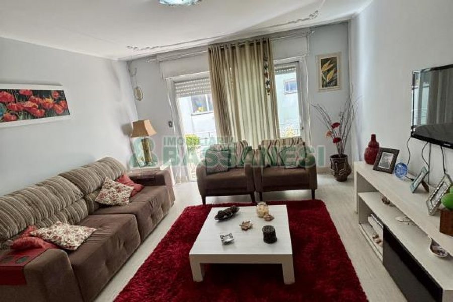 Apartamento com 124m², 3 dormitórios, 1 vaga, no bairro Rio Branco em Caxias do Sul para Comprar