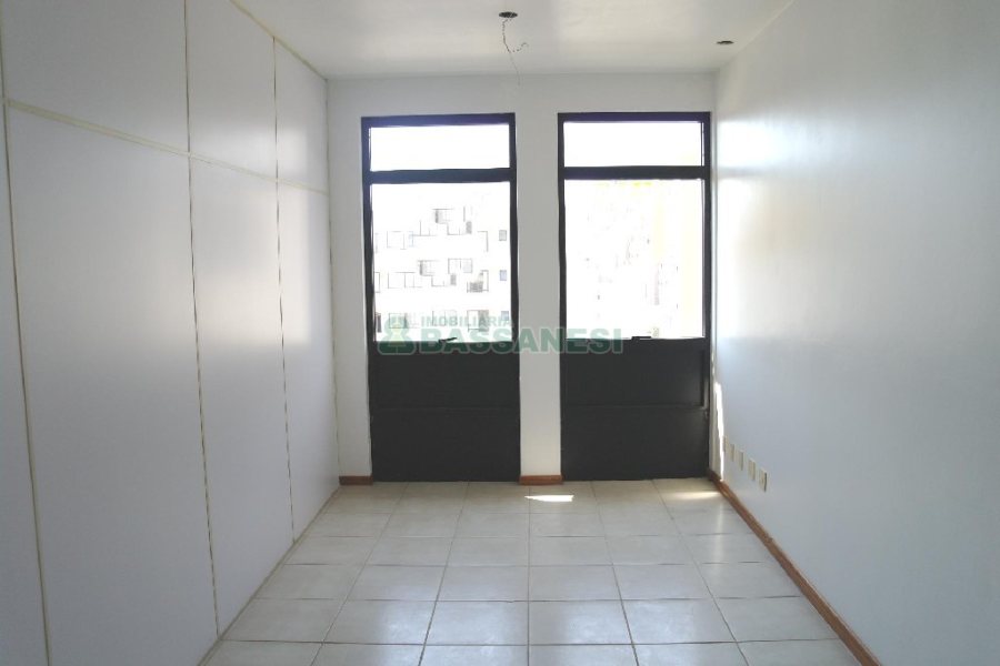 Sala com 42m², no bairro Centro em Caxias do Sul para Comprar