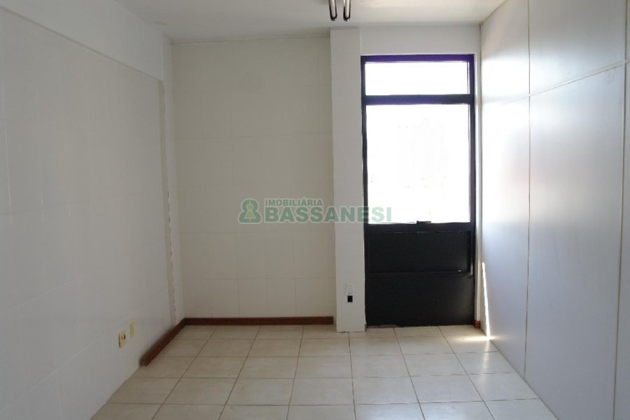 Sala com 42m², no bairro Centro em Caxias do Sul para Comprar