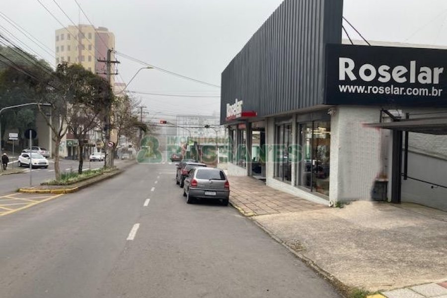 Sala com 150m², 1 vaga, no bairro Lourdes em Caxias do Sul para Alugar