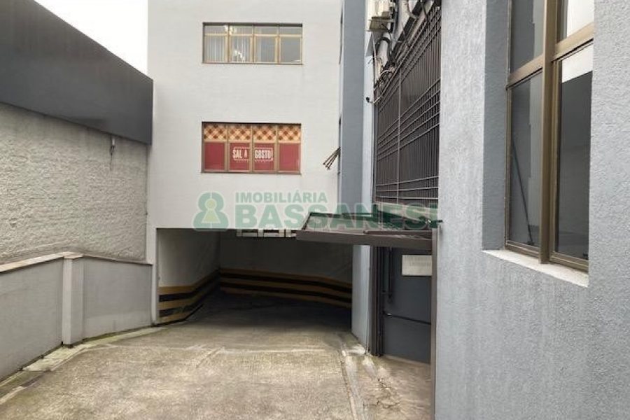 Sala com 150m², 1 vaga, no bairro Lourdes em Caxias do Sul para Alugar