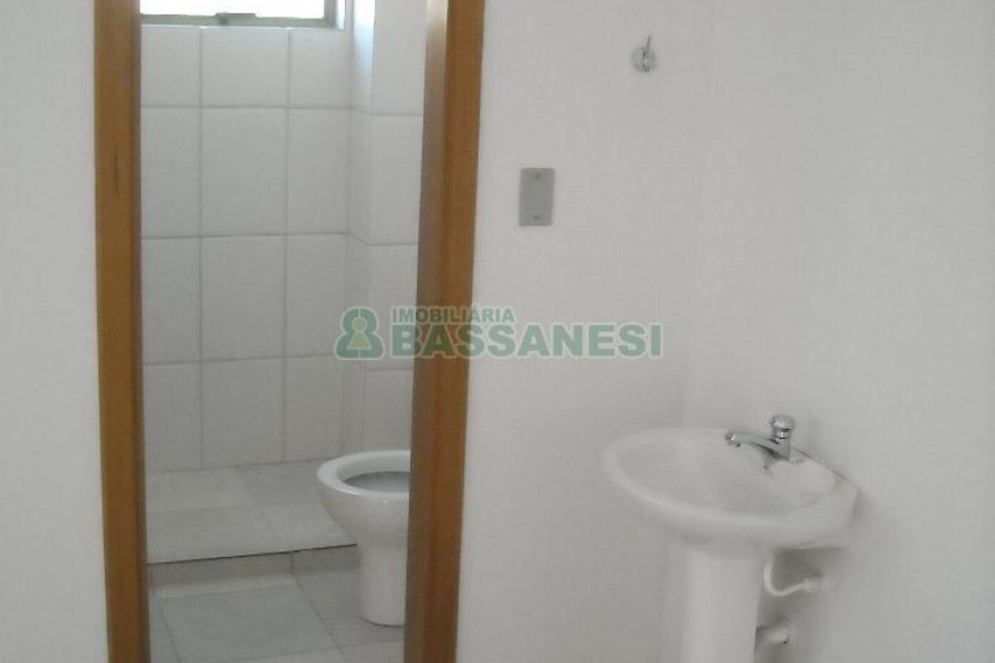 Sala com 150m², 1 vaga, no bairro Lourdes em Caxias do Sul para Alugar