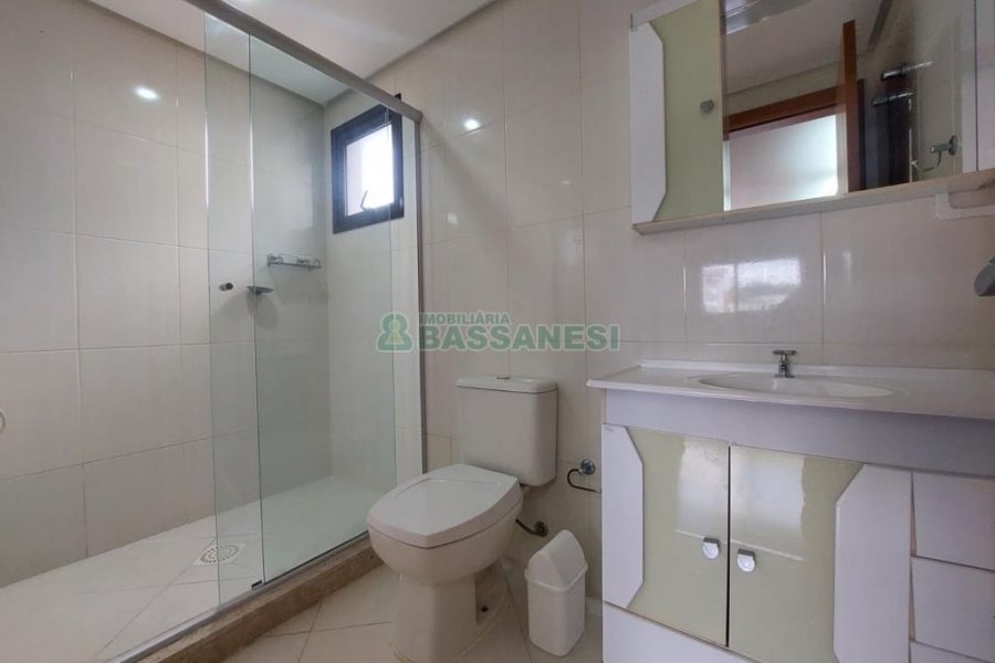 Apto Mobiliado com 92m², 2 dormitórios, 2 vagas, no bairro Centro em Caxias do Sul para Comprar