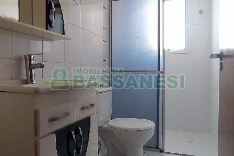 Apto Mobiliado com 55m², 1 dormitório, 1 vaga, no bairro Lourdes em Caxias do Sul para Alugar