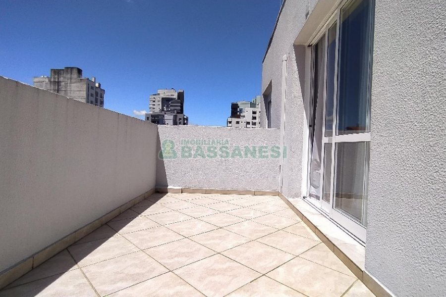 Apto Mobiliado com 55m², 1 dormitório, 1 vaga, no bairro Lourdes em Caxias do Sul para Alugar