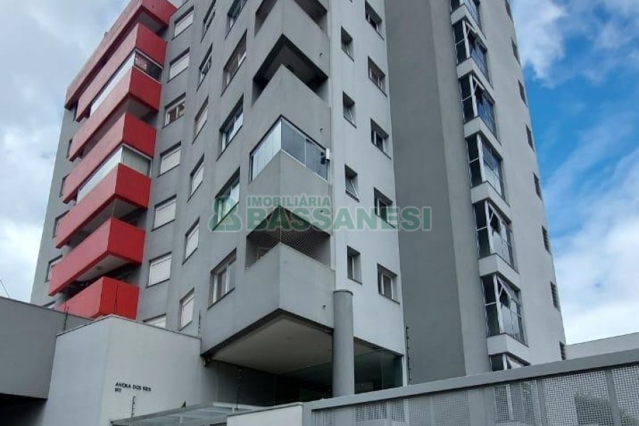 Apto Mobiliado com 55m², 1 dormitório, 2 vagas, no bairro Lourdes em Caxias do Sul para Alugar
