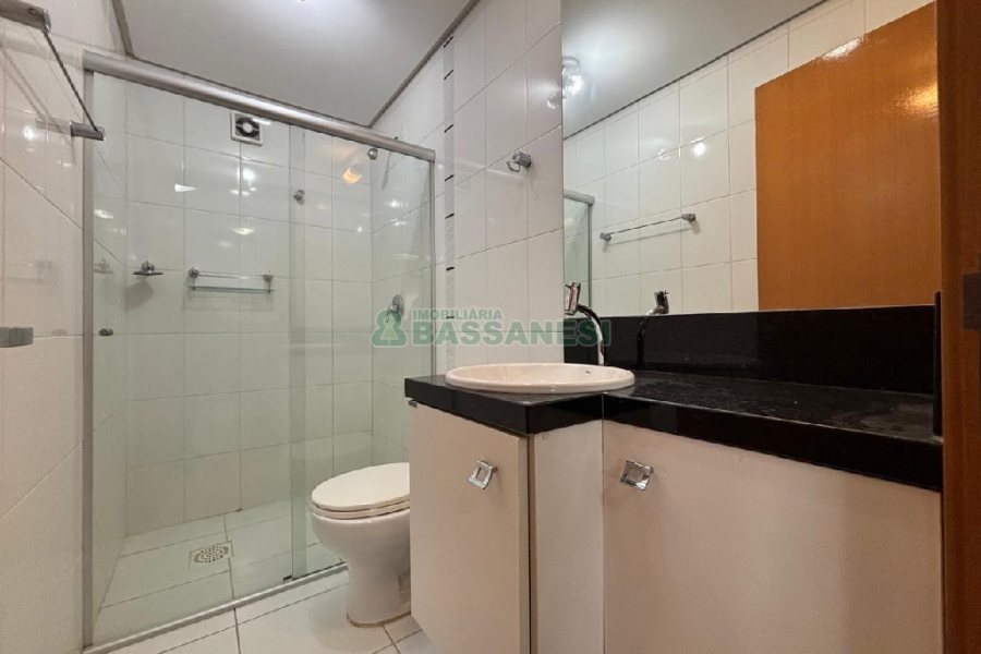 Apto Mobiliado com 55m², 1 dormitório, 2 vagas, no bairro Lourdes em Caxias do Sul para Alugar