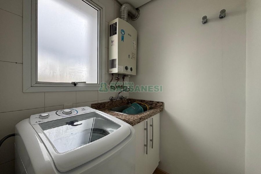 Apto Mobiliado com 55m², 1 dormitório, 2 vagas, no bairro Lourdes em Caxias do Sul para Alugar