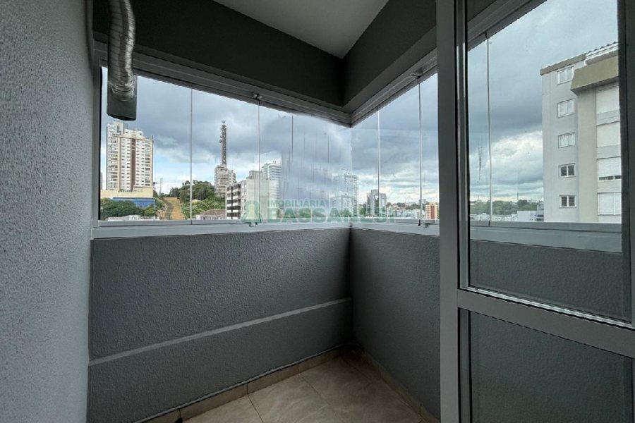 Apto Mobiliado com 55m², 1 dormitório, 2 vagas, no bairro Lourdes em Caxias do Sul para Alugar