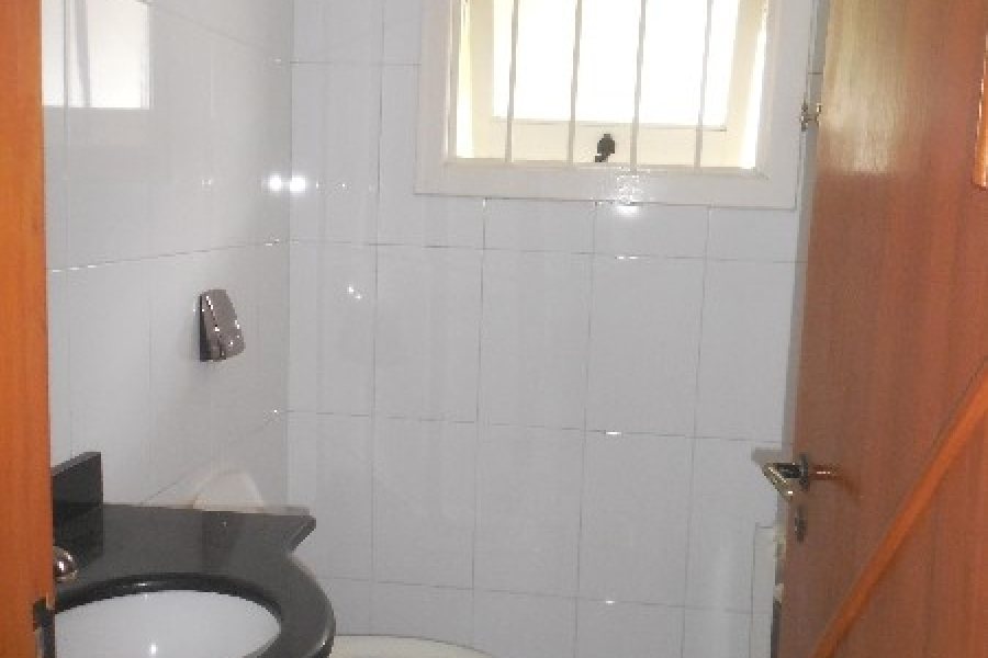 Casa com 250m², 3 dormitórios, 2 vagas, no bairro Petrópolis em Caxias do Sul para Alugar