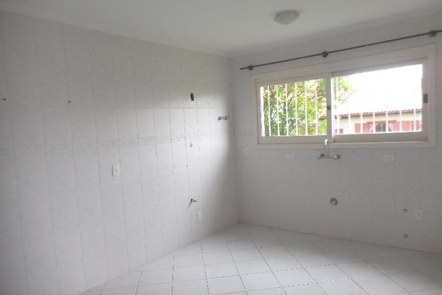 Casa com 250m², 3 dormitórios, 2 vagas, no bairro Petrópolis em Caxias do Sul para Alugar
