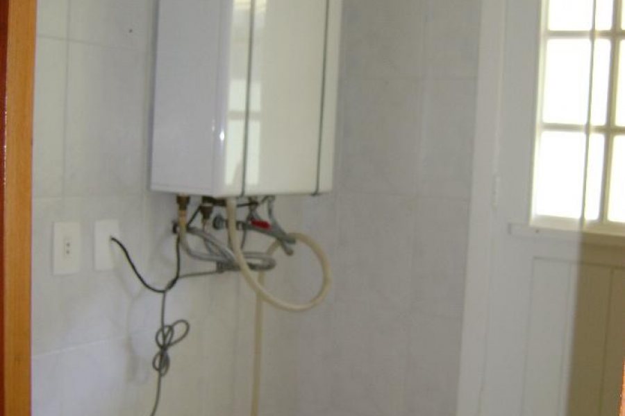 Casa com 250m², 3 dormitórios, 2 vagas, no bairro Petrópolis em Caxias do Sul para Alugar