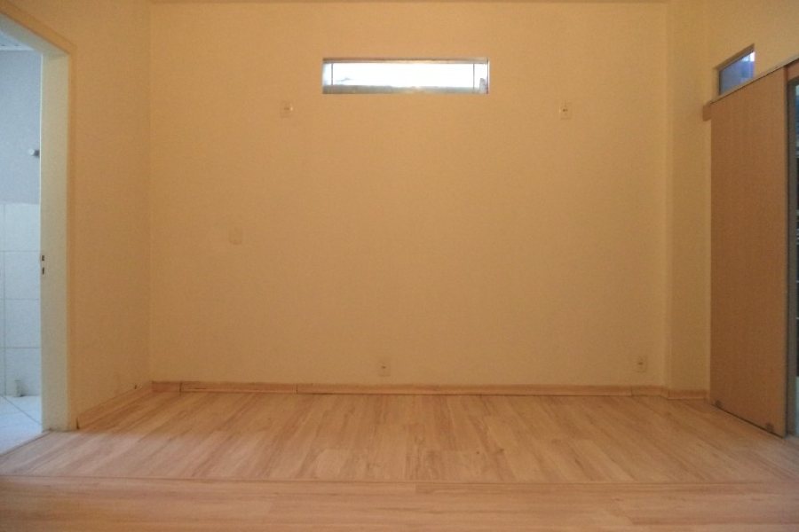 Sala com 160m², no bairro Centro em Caxias do Sul para Alugar