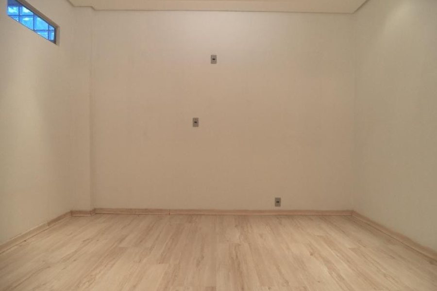 Sala com 160m², no bairro Centro em Caxias do Sul para Alugar