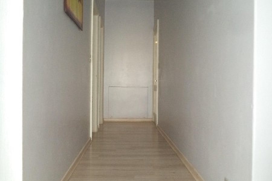 Sala com 160m², no bairro Centro em Caxias do Sul para Alugar