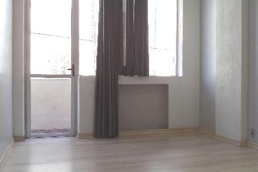 Sala com 160m², no bairro Centro em Caxias do Sul para Alugar