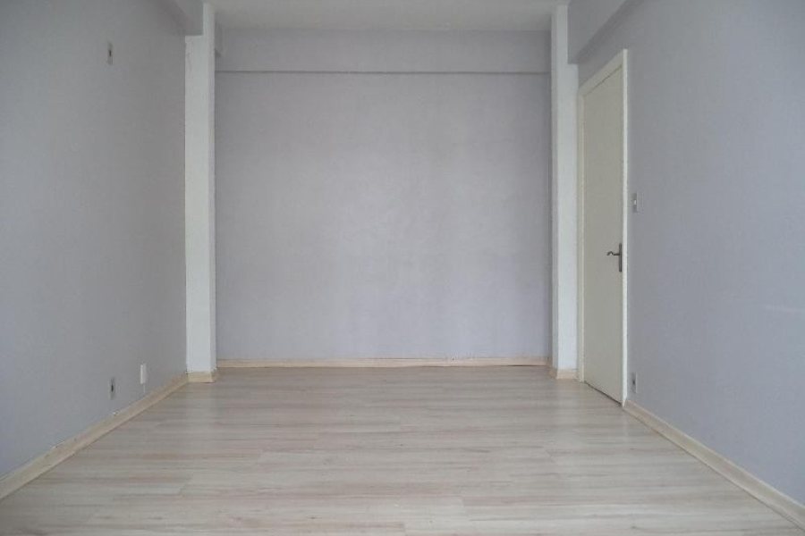 Sala com 160m², no bairro Centro em Caxias do Sul para Alugar