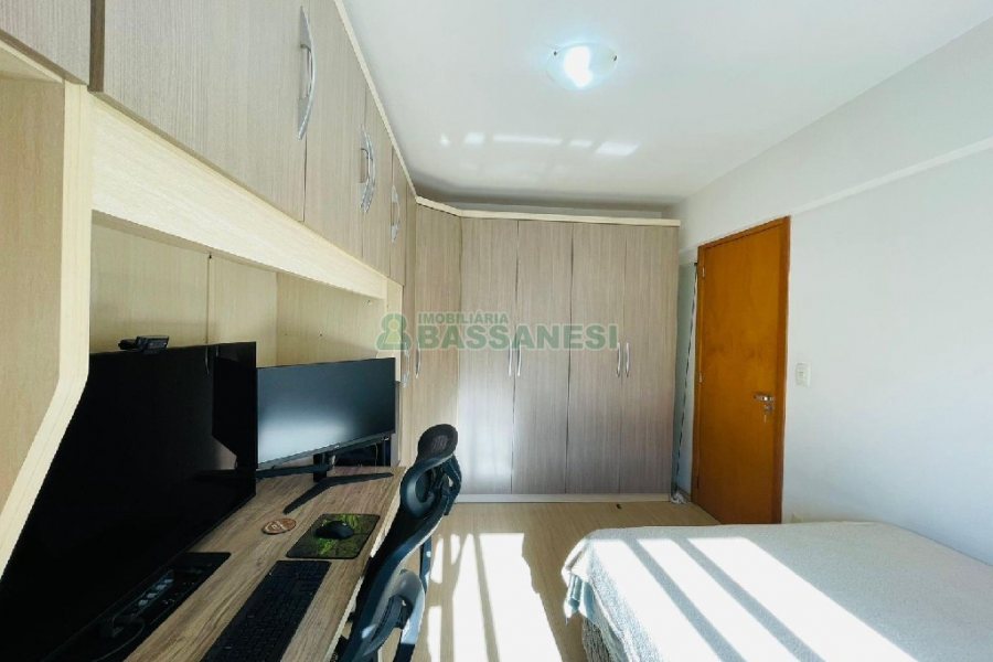 Apartamento com 52m², 1 dormitório, 1 vaga, no bairro Lourdes em Caxias do Sul para Alugar