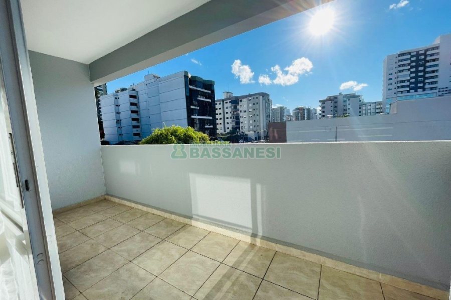 Apartamento com 52m², 1 dormitório, 1 vaga, no bairro Lourdes em Caxias do Sul para Alugar