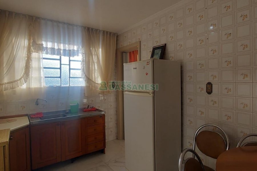 Apto Mobiliado com 77m², 2 dormitórios, 1 vaga, no bairro Rio Branco em Caxias do Sul para Alugar