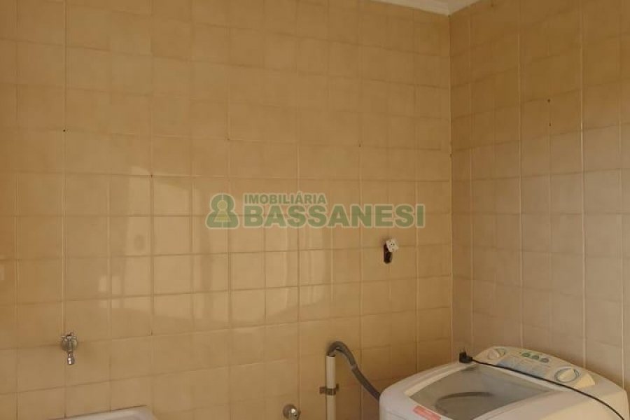Apto Mobiliado com 77m², 2 dormitórios, 1 vaga, no bairro Rio Branco em Caxias do Sul para Alugar