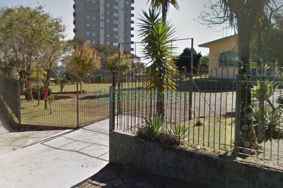 Terreno com 1260m², no bairro Cinqüentenário em Caxias do Sul para Alugar