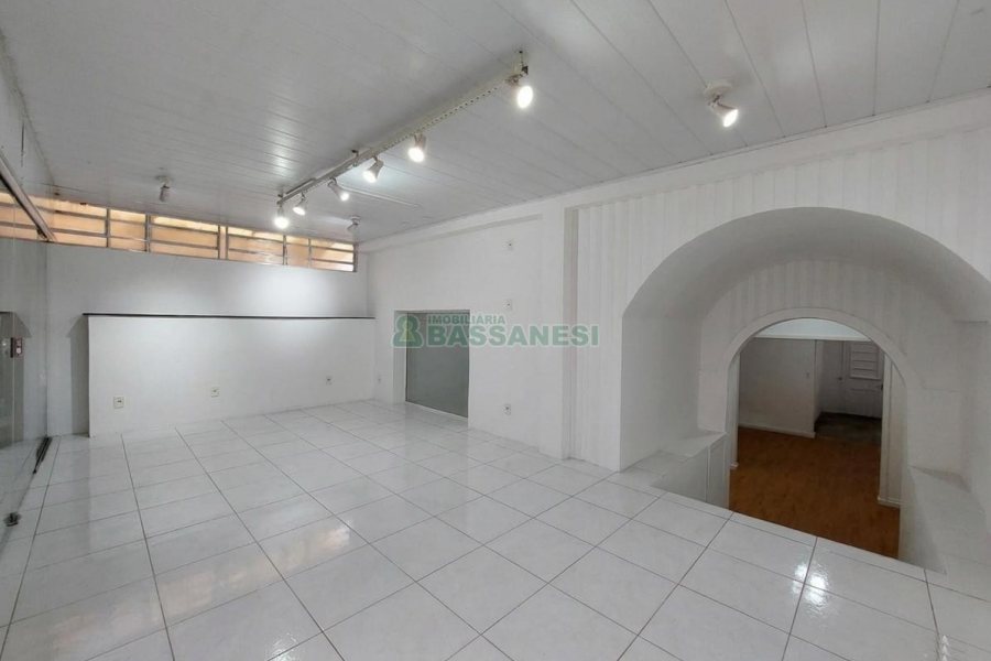 Loja com 150m², no bairro São Pelegrino em Caxias do Sul para Alugar