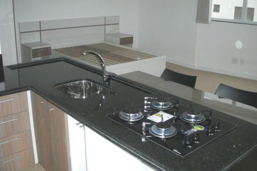 Kitinete Mobiliado com 44m², 1 dormitório, 1 vaga, no bairro Villagio Iguatemi em Caxias do Sul para Comprar