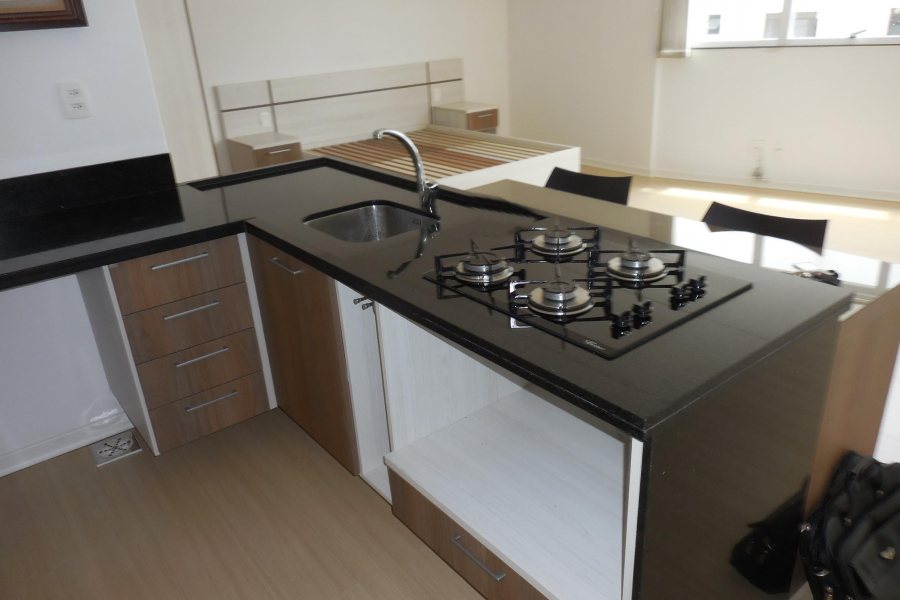 Kitinete Mobiliado com 44m², 1 dormitório, 1 vaga, no bairro Villagio Iguatemi em Caxias do Sul para Comprar