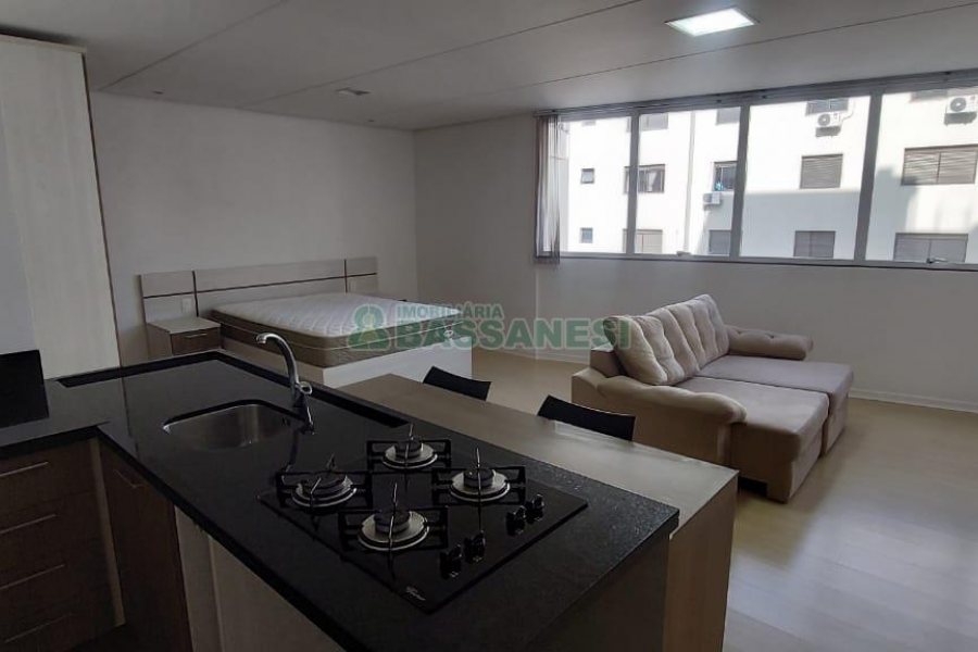 Kitinete Mobiliado com 44m², 1 dormitório, 1 vaga, no bairro Villagio Iguatemi em Caxias do Sul para Comprar