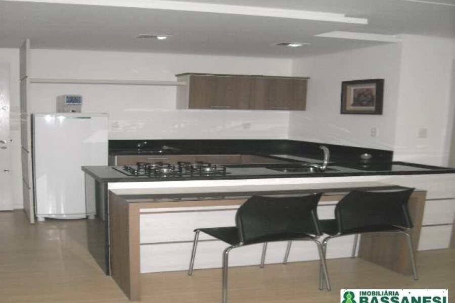 Kitinete Mobiliado com 44m², 1 dormitório, 1 vaga, no bairro Villagio Iguatemi em Caxias do Sul para Comprar