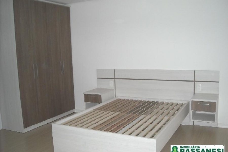 Kitinete Mobiliado com 44m², 1 dormitório, 1 vaga, no bairro Villagio Iguatemi em Caxias do Sul para Comprar