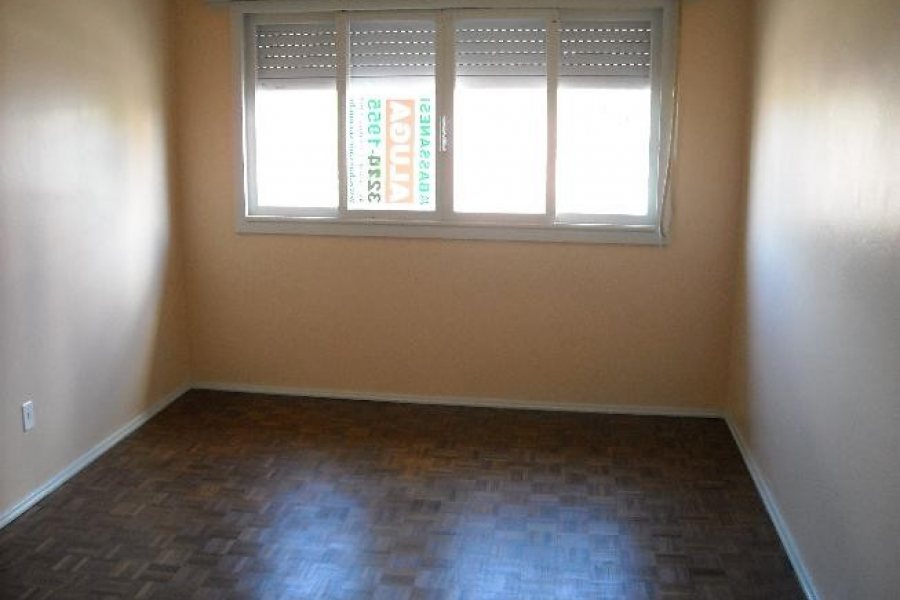 Casa com 150m², 3 dormitórios, 1 vaga, no bairro Rio Branco em Caxias do Sul para Alugar