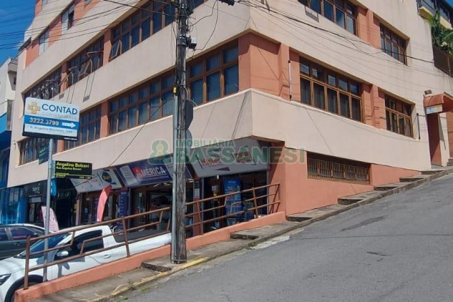 Apto Mobiliado com 140m², 3 dormitórios, 2 vagas, no bairro Lourdes em Caxias do Sul para Alugar