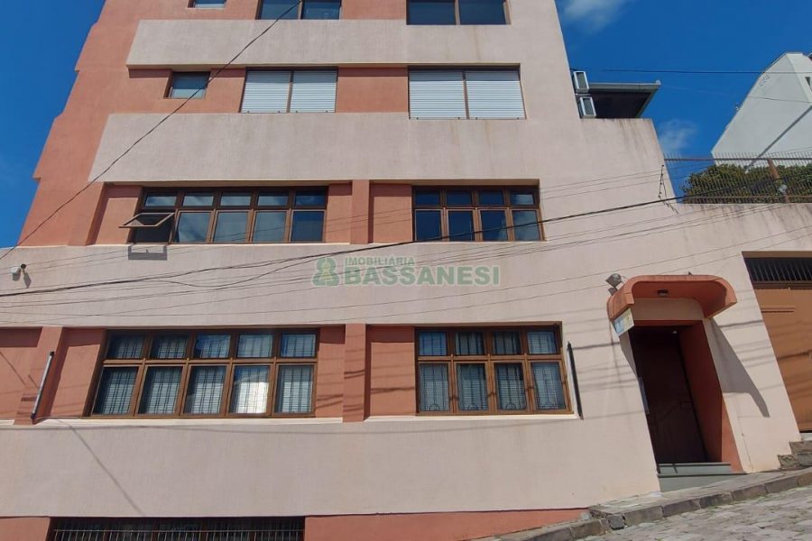 Apto Mobiliado com 140m², 3 dormitórios, 2 vagas, no bairro Lourdes em Caxias do Sul para Alugar